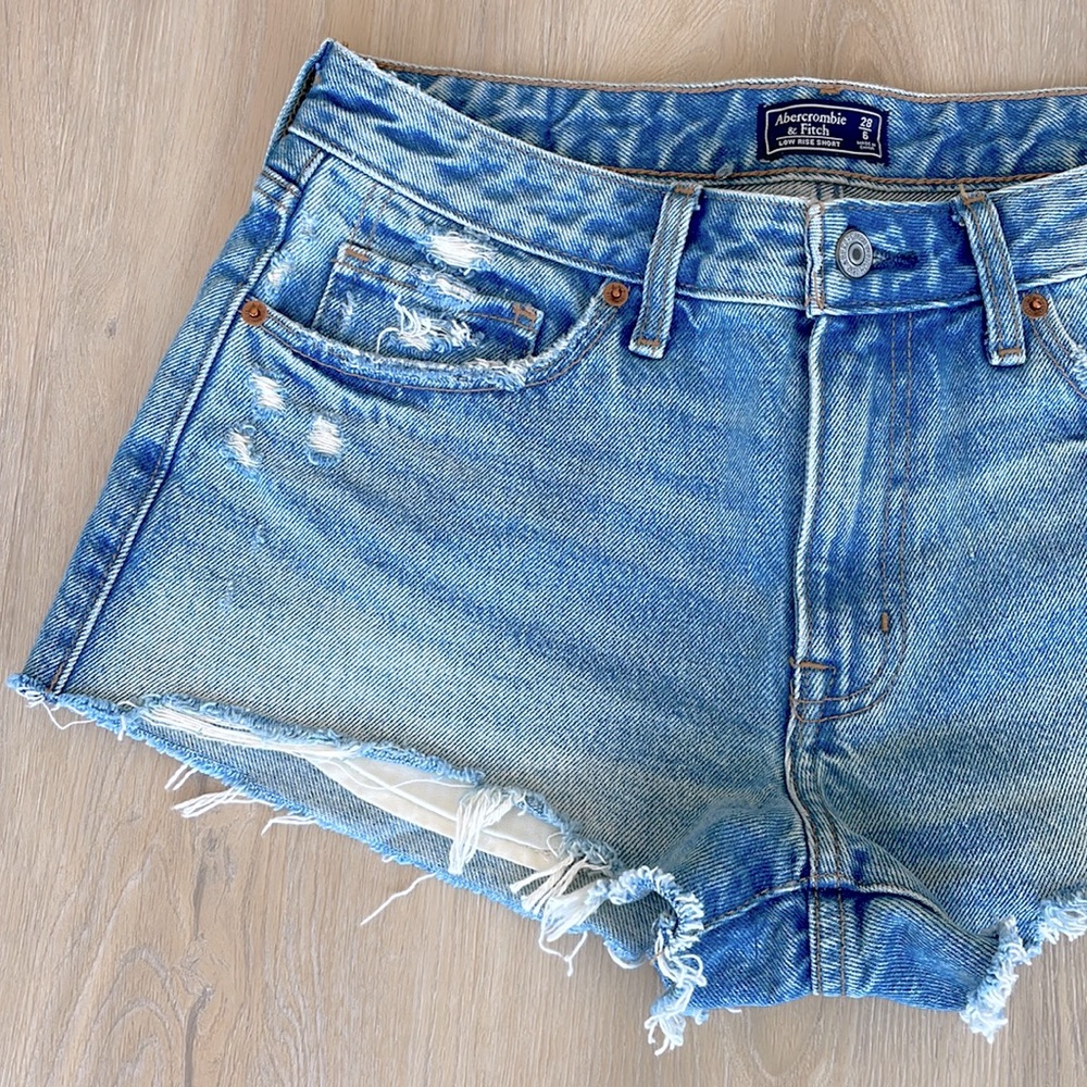 🆕 ABERCROMBIE & FITCH (A&F) | Denim Shorts - Picture 2 of 6